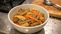 干しずいきと油揚げの煮物—えぐみを抑えてふっくら仕上げる戻し方とコツ